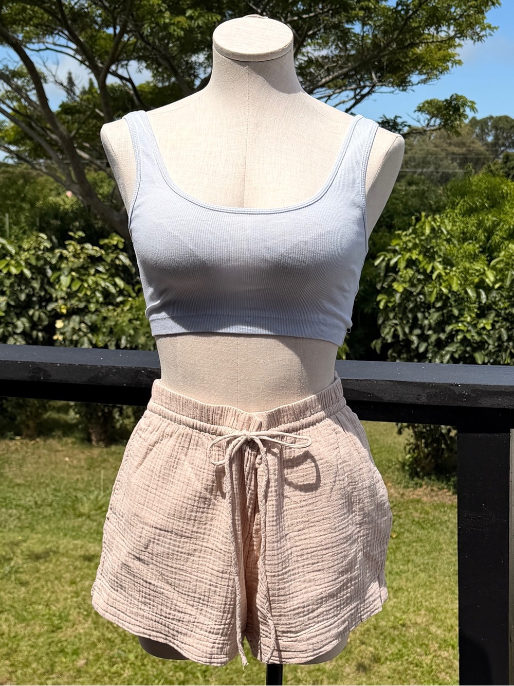 H&M Beige Crinkle Gauze Drawstring Shorts Size Medium